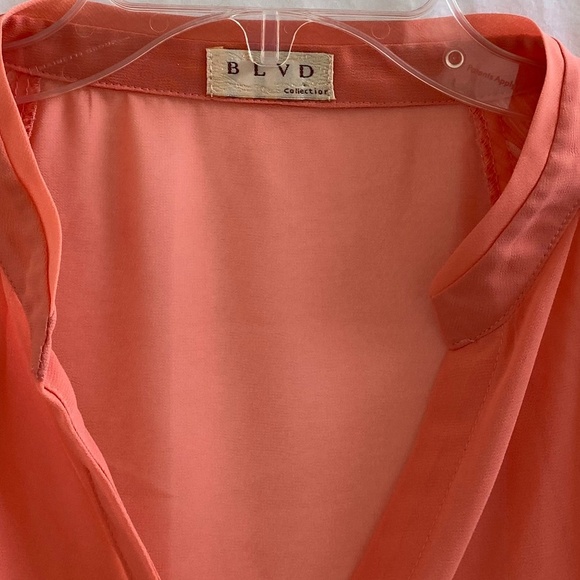 Coral Blouse Women's Size: Large - Picture 4 of 6